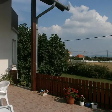 Appartement Feher Rozsa
