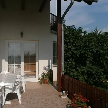 Lägenhet Feher Rozsa *