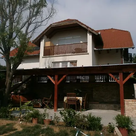 Lägenhet Feher Rozsa